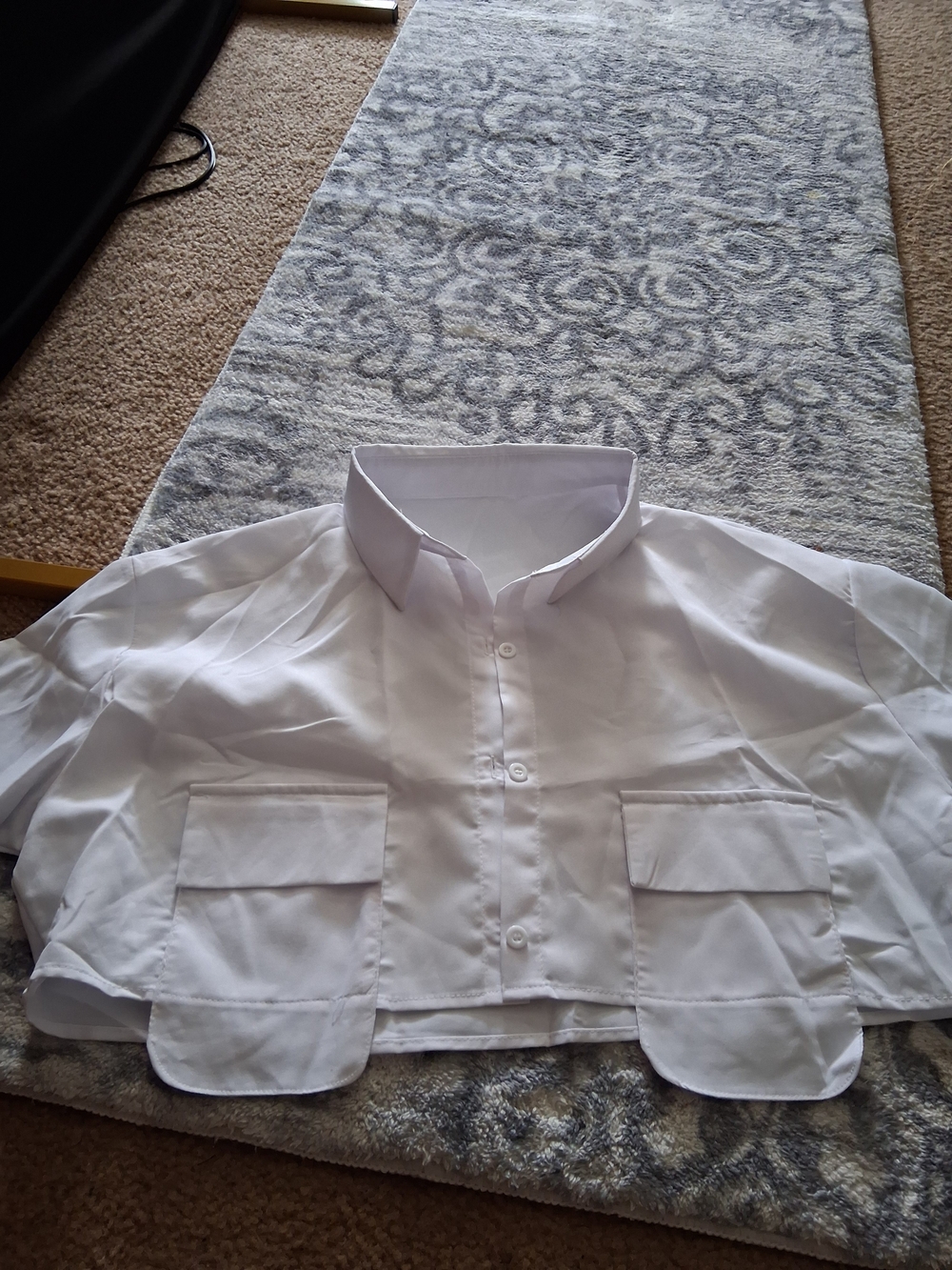 Source Unknown White Cropped Button-Front Shirt with Patch Pockets
